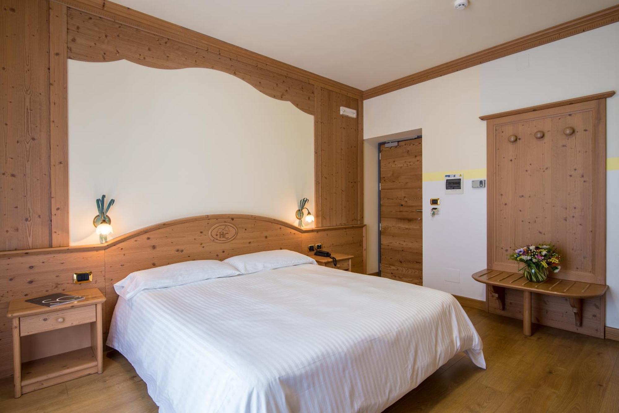 Hotel Colfosco Сан Мартино ди Кастроза Стая снимка